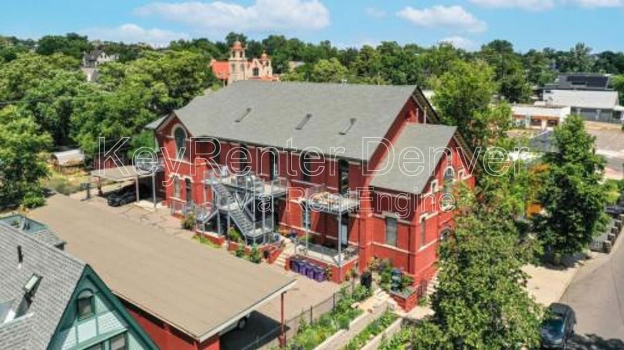 Primary Photo - 3233 Osage St