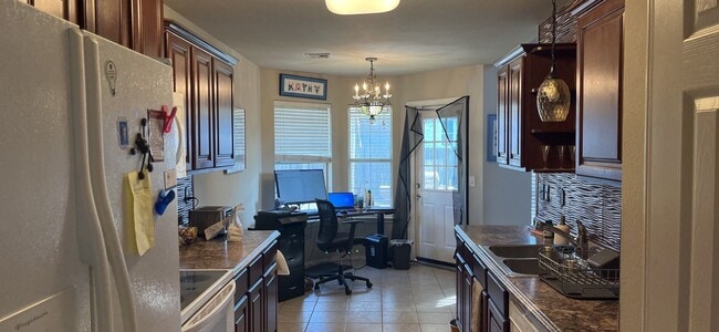 Building Photo - Great location!  3 Bedroom 2 bath