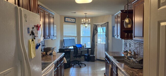 Foto del edificio - Great location!  3 Bedroom 2 bath