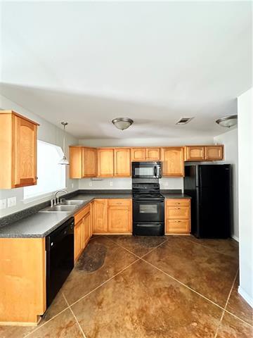 Building Photo - 13303 Moss Point Dr