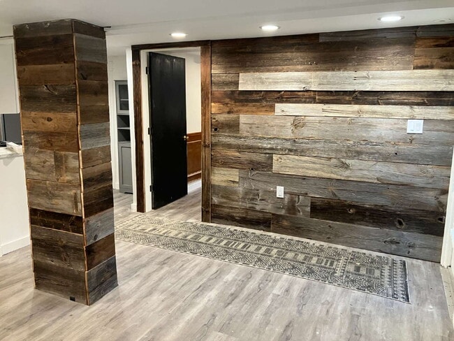 Building Photo - Spacious 1 Bedroom in quiet Milton area cl...