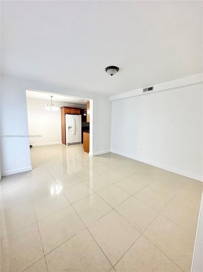 Foto del edificio - 1122 NW 32nd Ct
