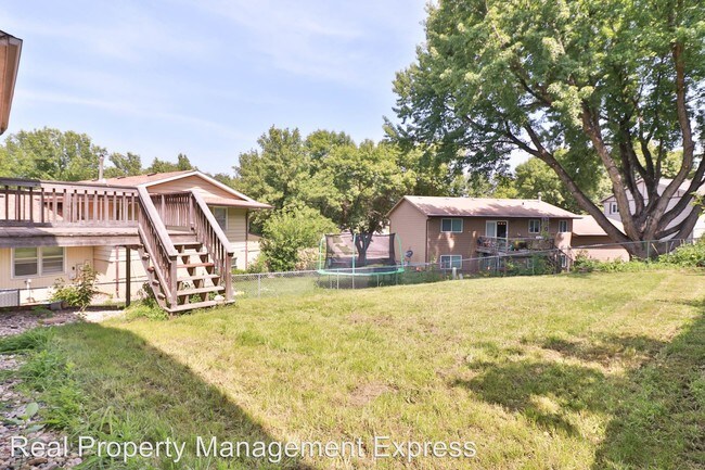 Building Photo - 2704-2706 E Bragstad Dr
