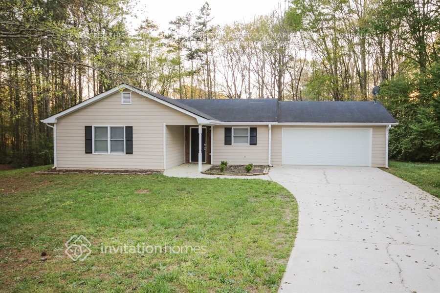 Primary Photo - 4793 Cedar Lake Dr SE