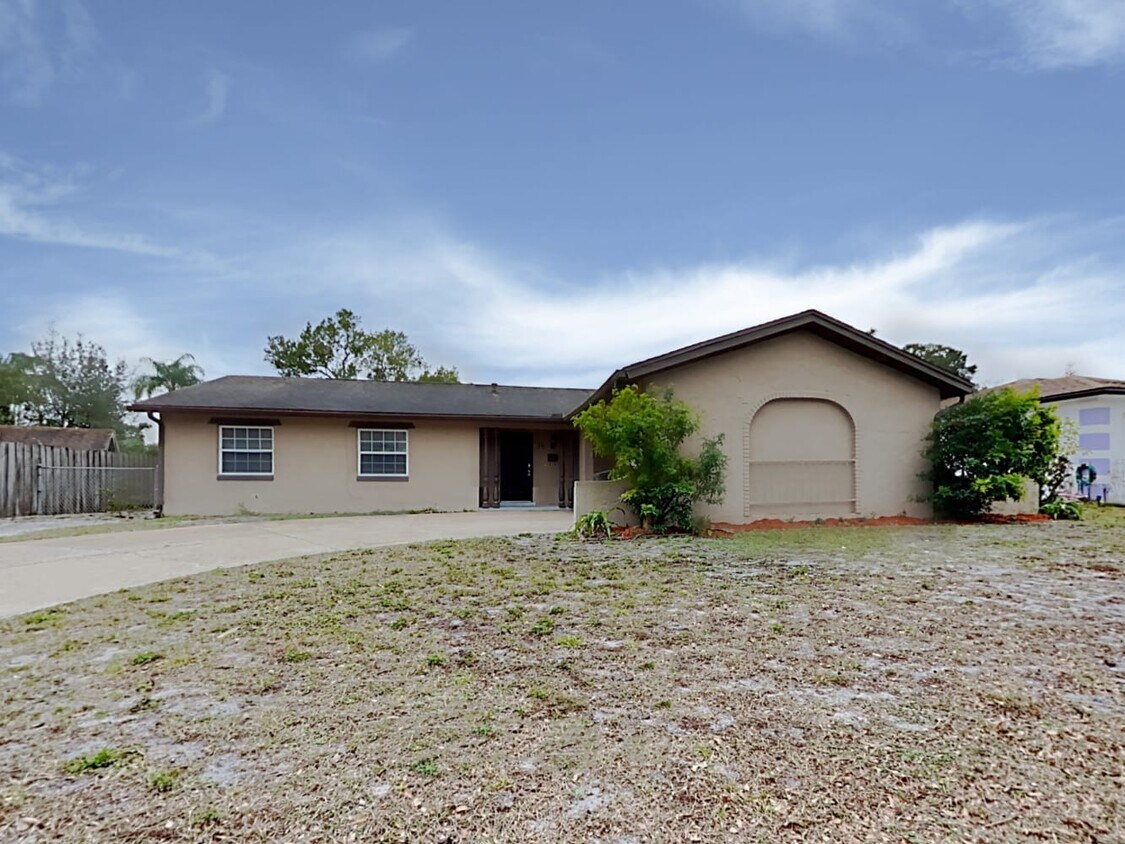 Primary Photo - 31 Winding Ridge Rd