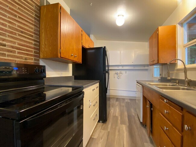 Foto del edificio - Des Moines Rambler w/ Large yard