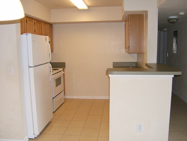 Foto del edificio - Spacious 1B/1B Unfurnished Condo near Beach in the Heart of Destin!