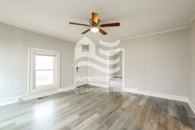 Foto del edificio - 204 Woodside Ave