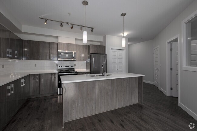 2 chambres, 2 salles de bain + bureau - 96 m² - Cuisine - 5477 200 Street