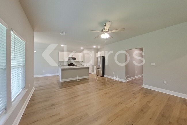 Building Photo - 13709 Pinyon Dr
