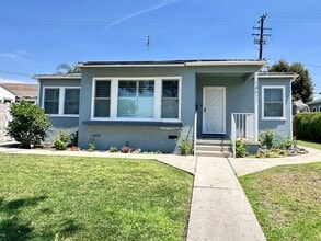 Building Photo - 14877 Dalman St