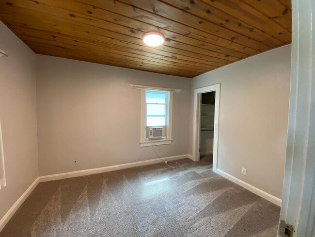 Building Photo - 1023 Laporte Ave