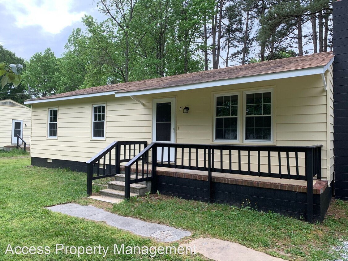 4 br, 1.5 bath House 711 Luke Street House Rental in Blackstone, VA