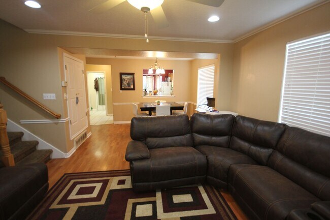 Foto del edificio - 3 Bedroom Townhome in Provo's Westside