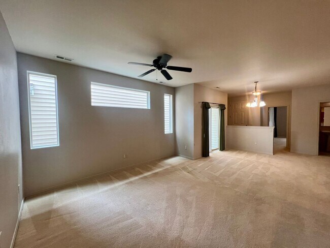 Building Photo - Hawk's Prairie 3BD + Bonus Area