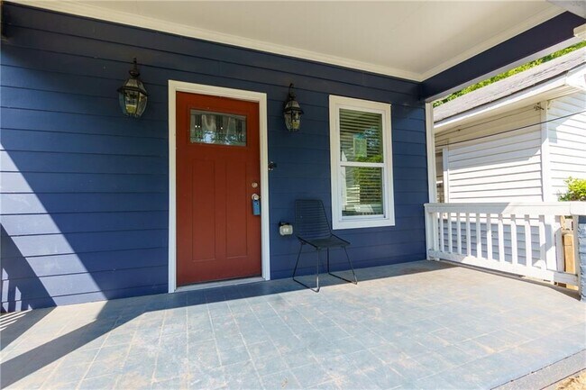 Foto del edificio - 998 Mayson Turner Rd NW