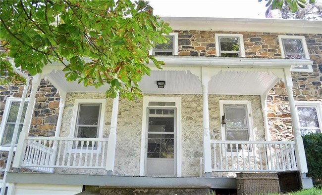 Building Photo - 7829 Spinnerstown Rd
