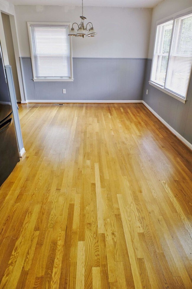 Foto del edificio - 965 Fredericksburg Rd