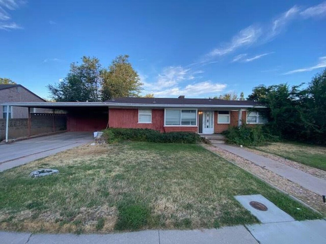 Foto principal - Charming Ranch Style Single Family Home