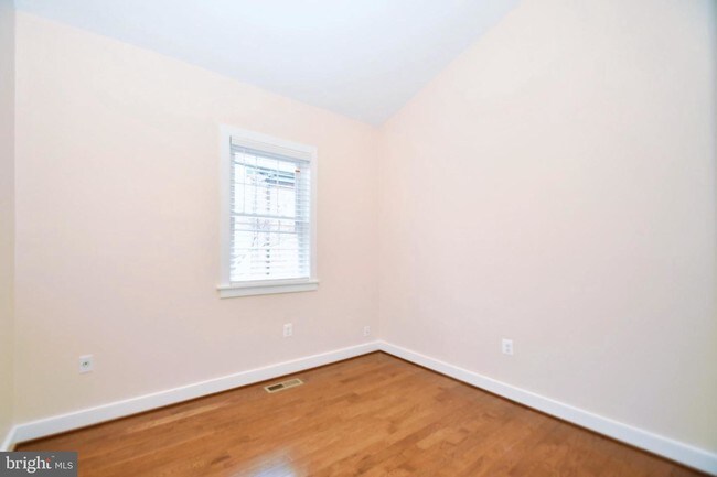 Building Photo - 808 S Bond St