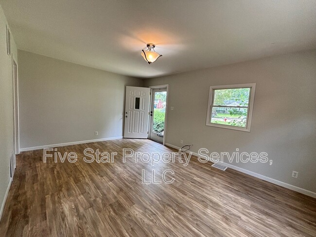 Foto del edificio - 2404 S Whittier Ave