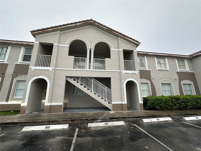 Building Photo - 1568 SE 26th St