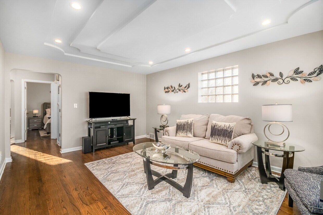 Foto principal - 3800 S Harvey Ave