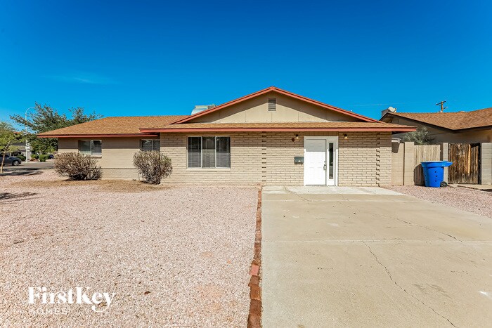 Primary Photo - 6 E Cairo Dr