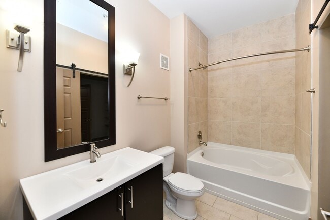 Interior Photo - Mezz 42