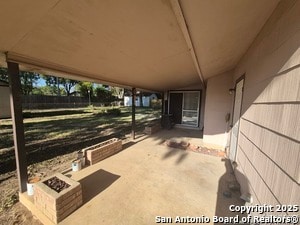 Building Photo - 205 Maple Dr