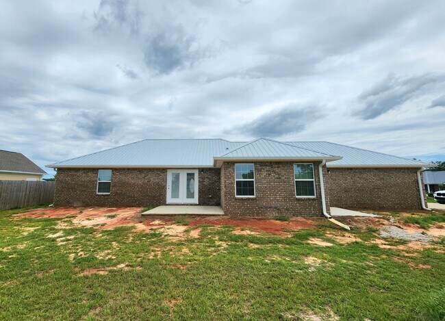 Building Photo - Corner lot 3/2 home in Elberta