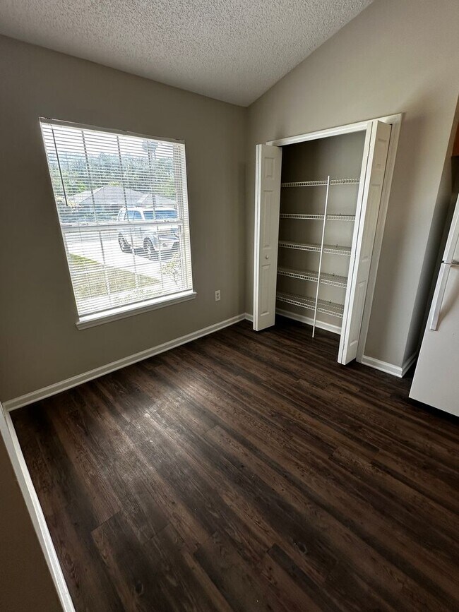 Building Photo - Tranquil Living in Yulee's Page Hill: Spac...