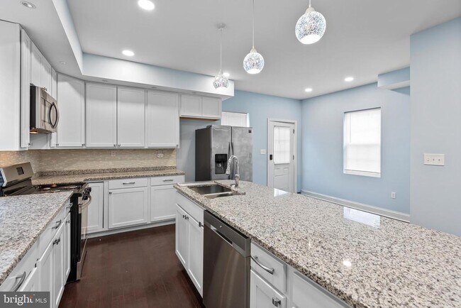 Foto del edificio - 5104 Midwood Ave