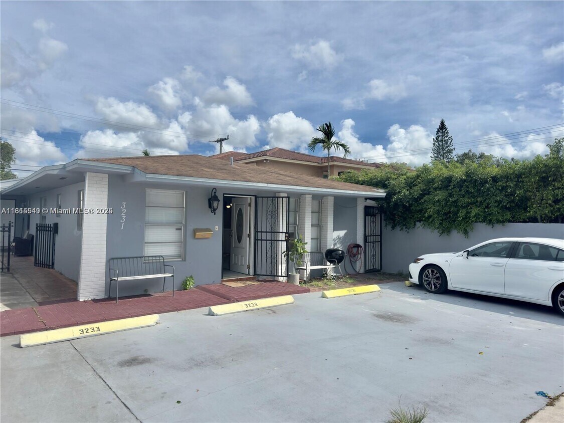 Primary Photo - 3231 SW 25th St