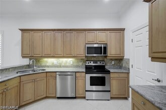 Building Photo - 15501 Cadiz Ln