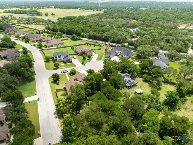 Foto del edificio - 1010 Woodland Bend Cir