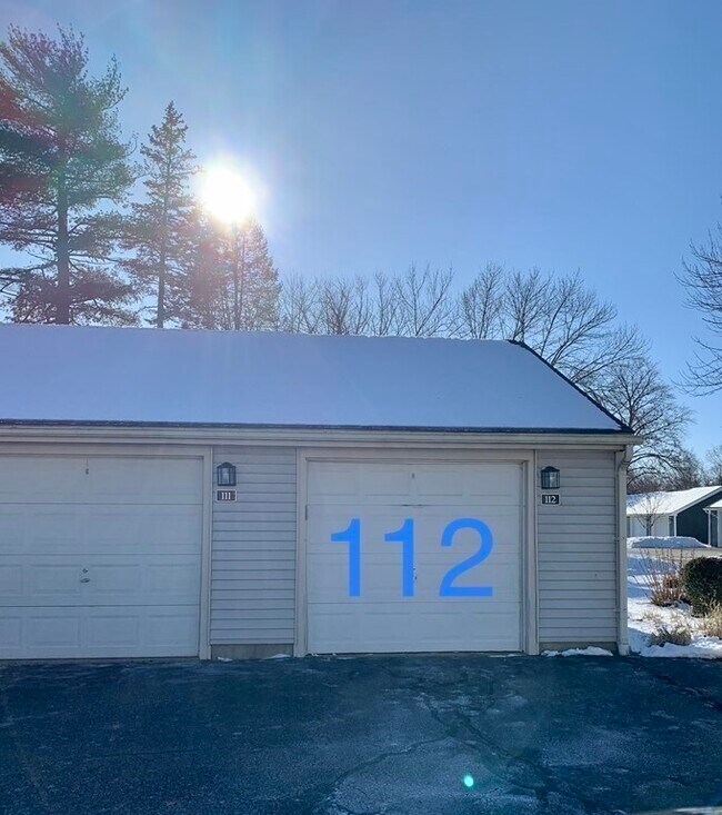 Building Photo - 112 Beacon Park Rd