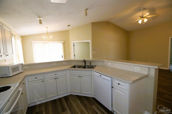 Foto del edificio - 4100 Spinnaker Pl