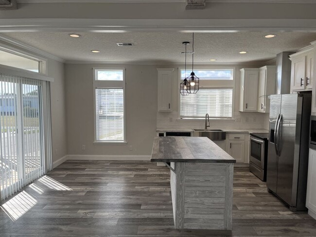 Building Photo - 336 Waddell St