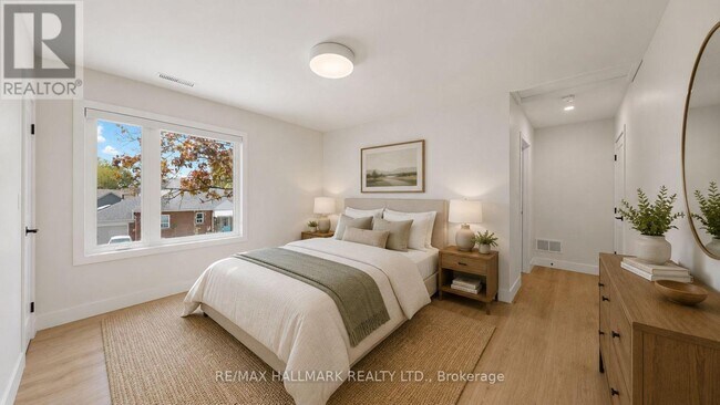Photo du bâtiment - 367 Woodmount Ave