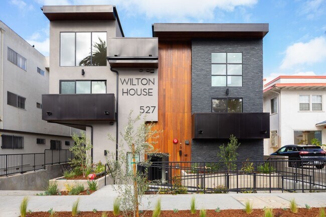 Foto del interior - 527 S Wilton Pl