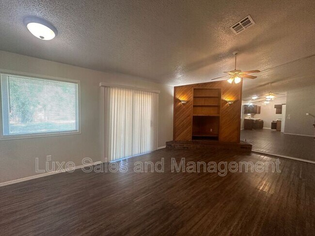 Building Photo - 10105 Caton Pl