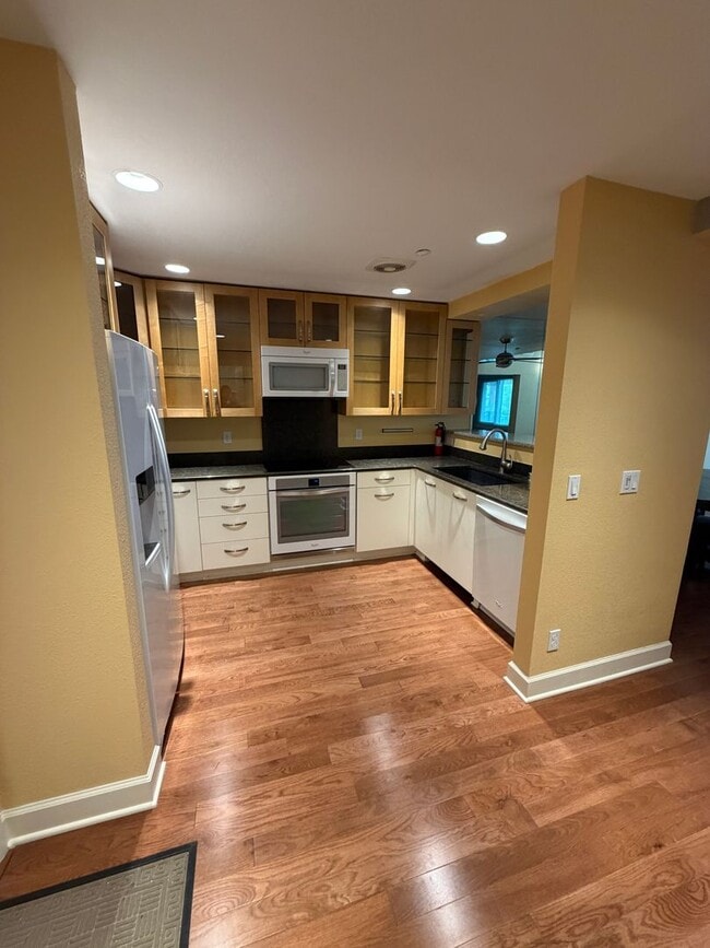 Photo - WONDERFUL COLUMBIA SHORES CONDO!
