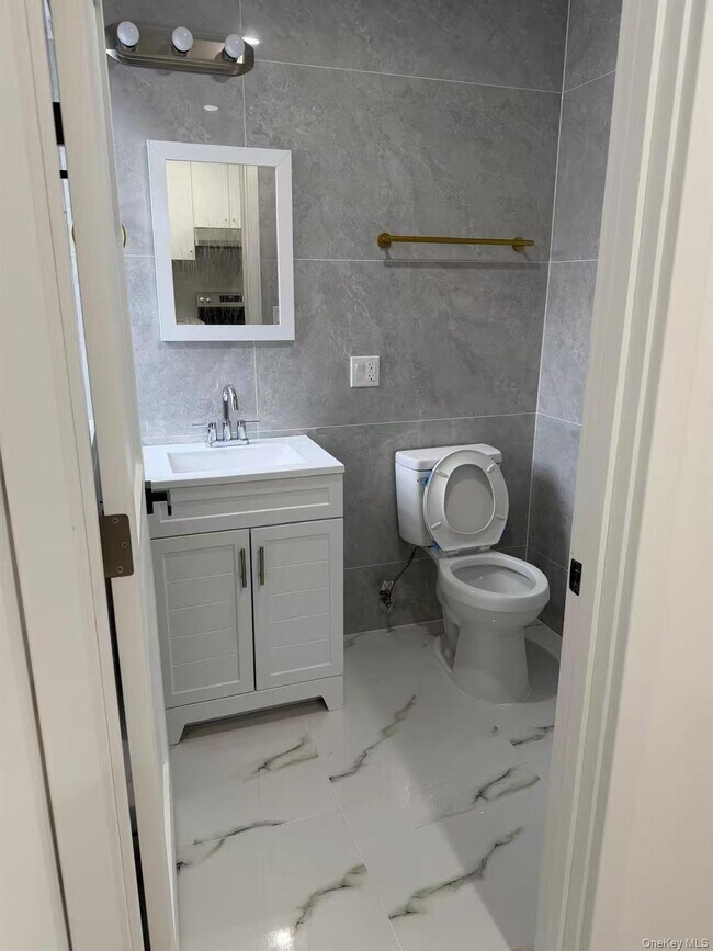 Foto del edificio - 86-05 Britton Ave