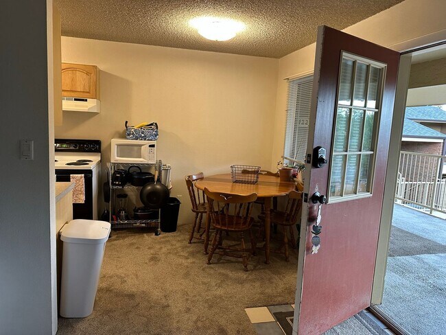 Building Photo - Top Floor Condo with View of the Flatirons and the Pool