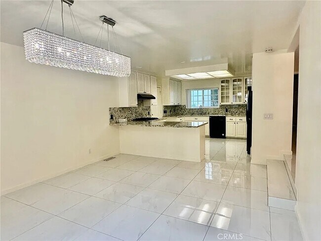 Foto del edificio - 2255 E Chevy Chase Dr