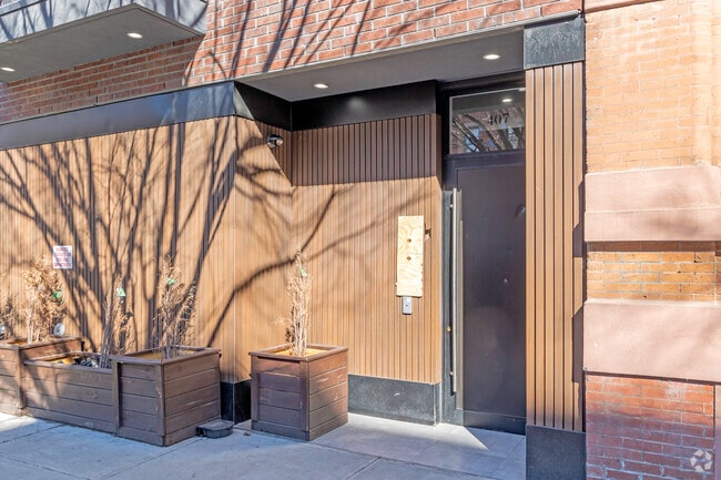 Entrance - 407 E 117th St