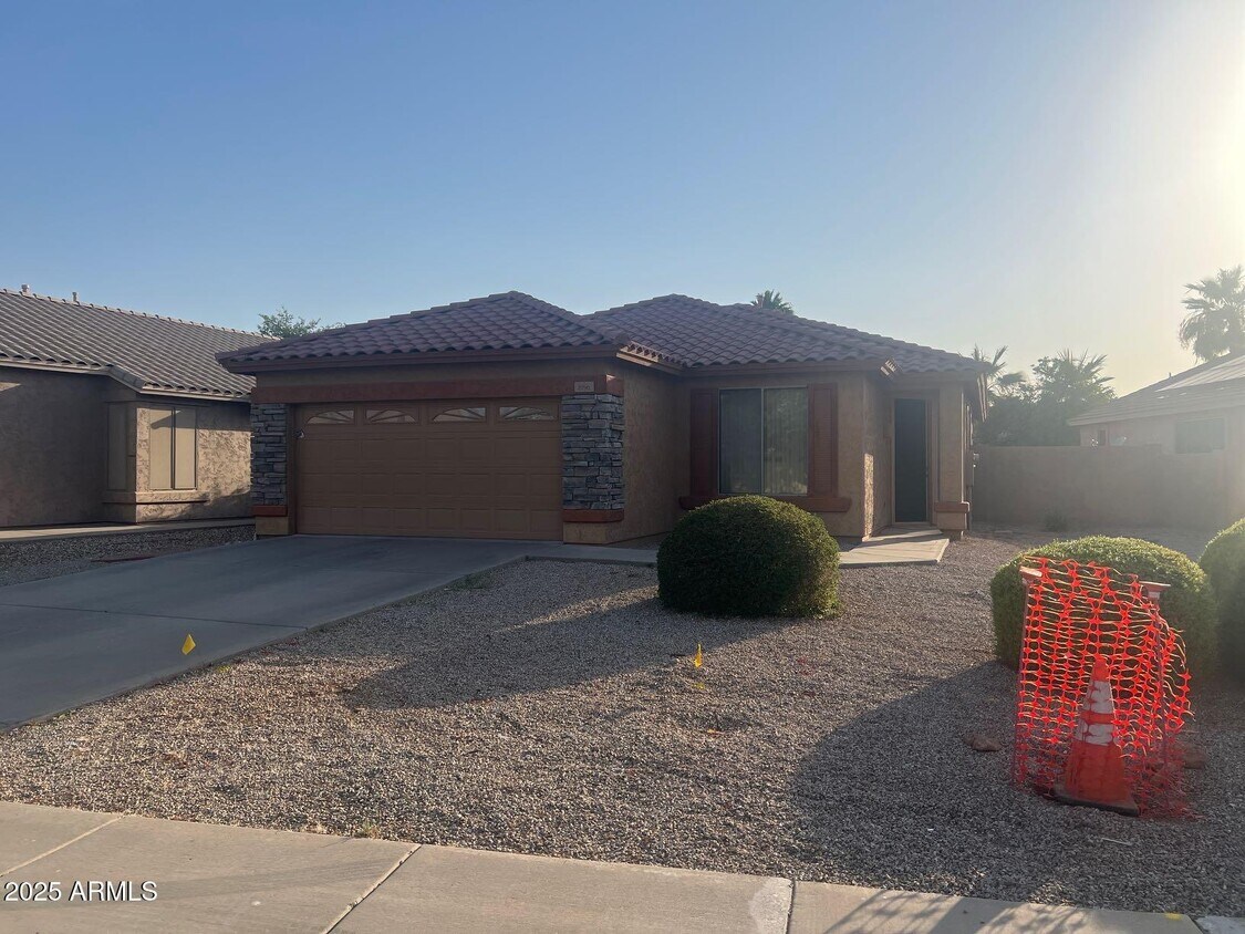 Foto principal - 886 S Nielson St