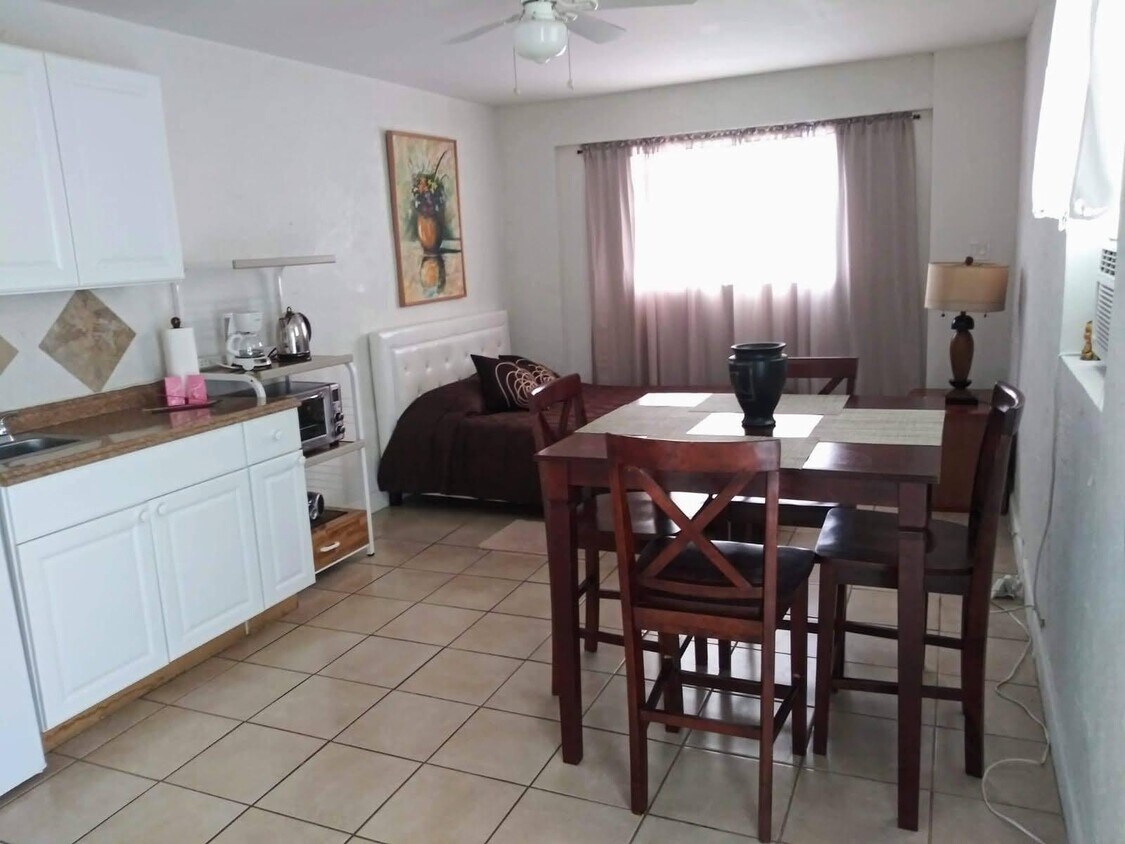 Foto principal - 13925 NE 16th Ave