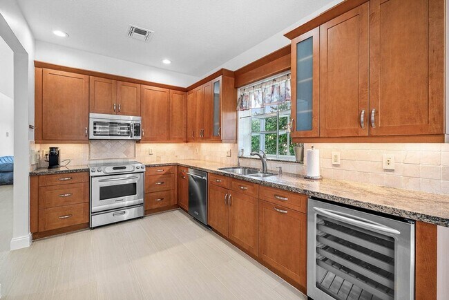 Foto del edificio - 5855 NW 42nd Way